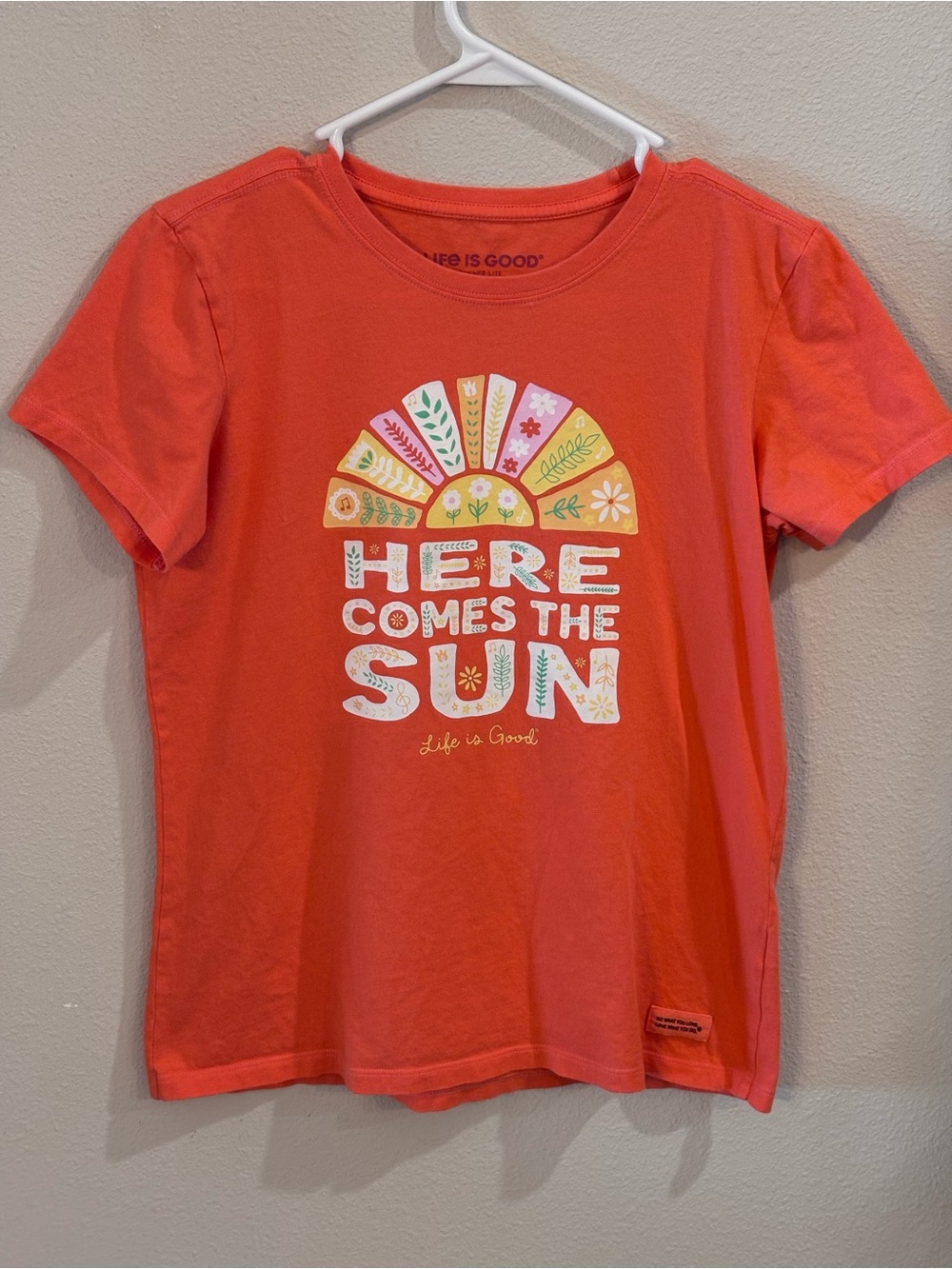 Life Is Good Crusher-Lite Women's Tee Here comes the Sun, SM, Coral/orange - Picture 2 of 16